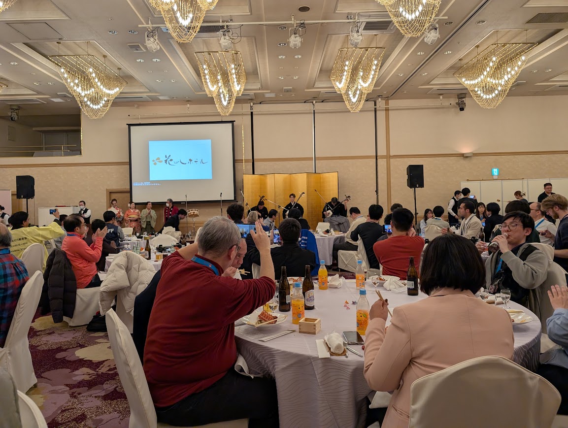 Persuasive tweet media