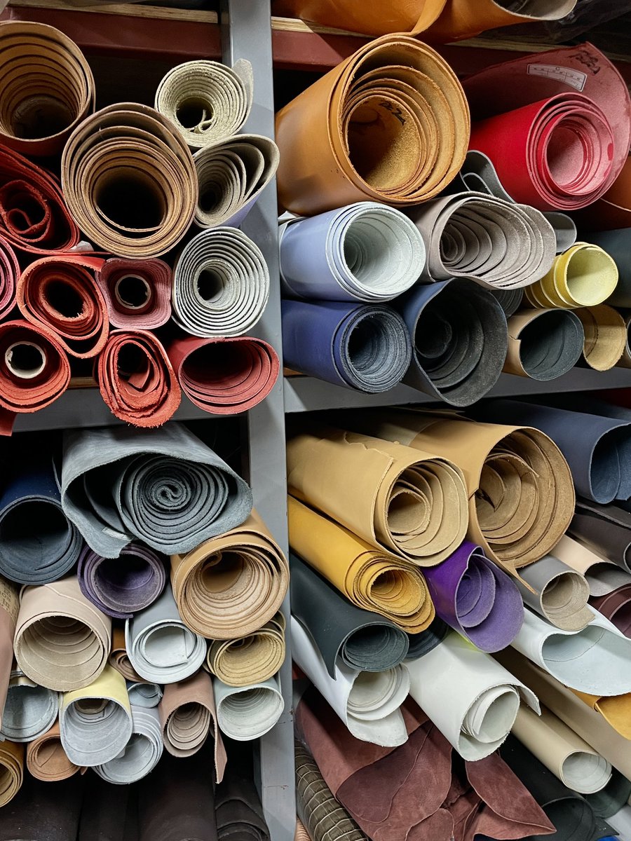 가죽시장 다녀옴🪡
구매한 원단이 넘 마음에 들어서 호다닥 샘플!

#밀리그라피