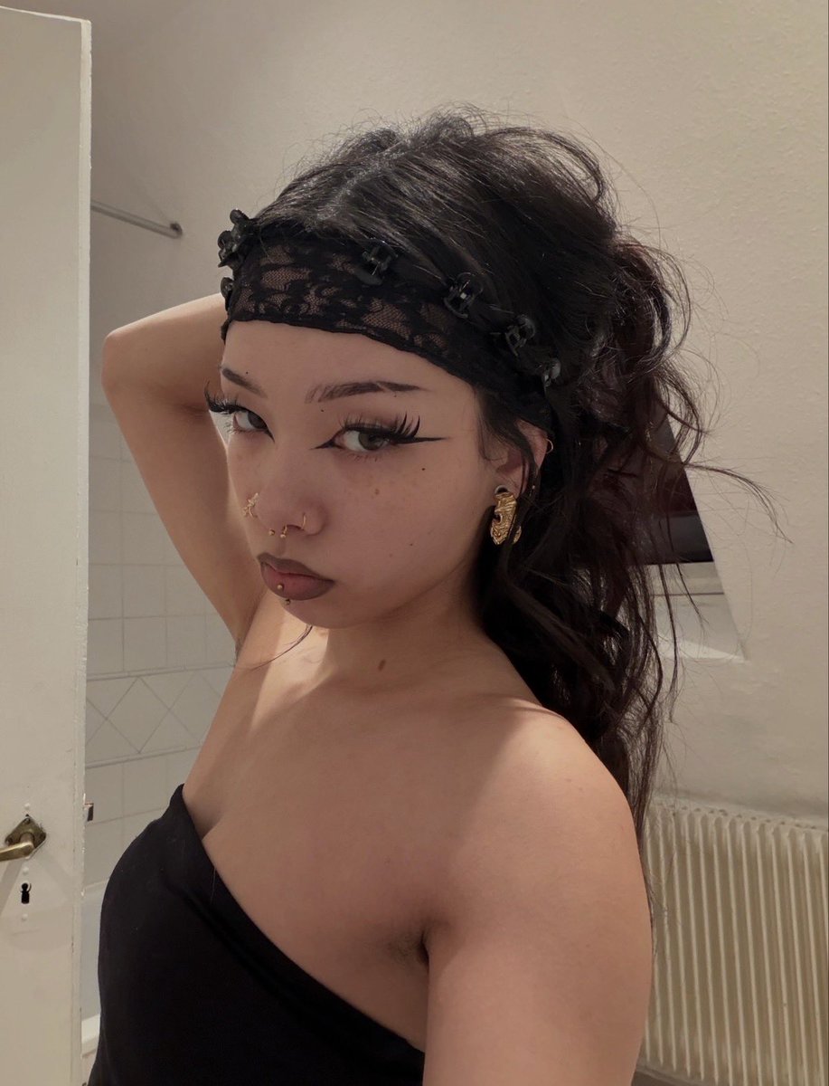 acc_tcndyp's tweet photo. type of femme i am 🥰🥰🥰 https://t.co/ZoOtXD38Ra