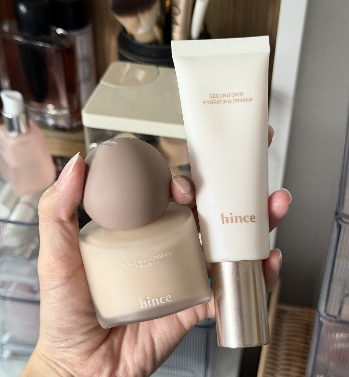 รองพื้นที่เอามาผสม จนแฟนชมมมมม ว่าผิวใสมาก เรื่องเกิดเพราะใช้รองพื้นที่ได้มาใหม่ของ hince โคตรจะเซอร์ไพร์ เนียนชห ผิวสวยมาก อันนี้จะไพร์เมอร์ก่อนด้วย จึ้งมากกกกก มันดีมันสวยทั้งวัน ม้ามืดปลายปีอิกละ

; s.shopee.co.th/3fyuiVIxtL
; s.lazada.co.th/s.Zdgy5o?cc&t=…