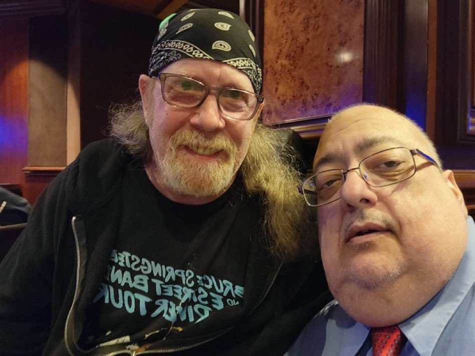 Barry Levy tweet media