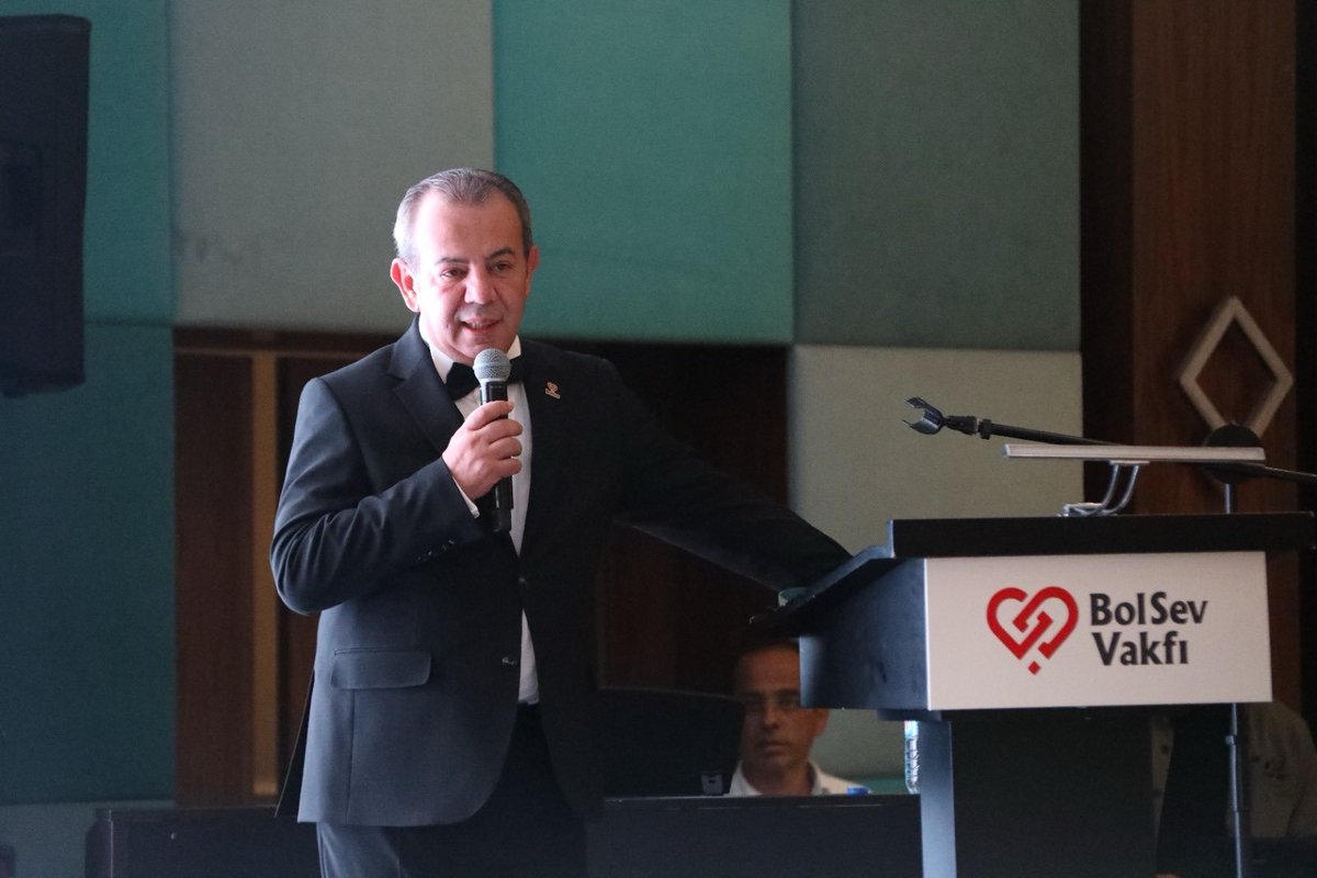 Tanju Özcan'ın “BURS” Savunması Çökmüş…

Bolu Cumhuriyet Başsavcılığı’nın yürüttüğü operasyon kapsamında BOLSEV Vakfı'nın 2024–2025 arasında toplam 116,8 milyon TL gelir elde ettiği, buna karşılık öğrencilere yalnızca 11,9 milyon TL burs verildiği belirlendi.