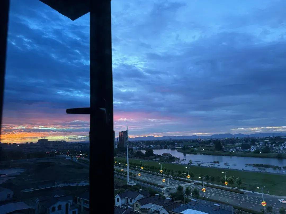 FrancoGaspen's tweet photo. "Traded 1-hour screen time for morning walks → more sunlight, less stress, u0026 this view every day  #SmallWins #LifeShift" https://t.co/5ZtFYPjWGM