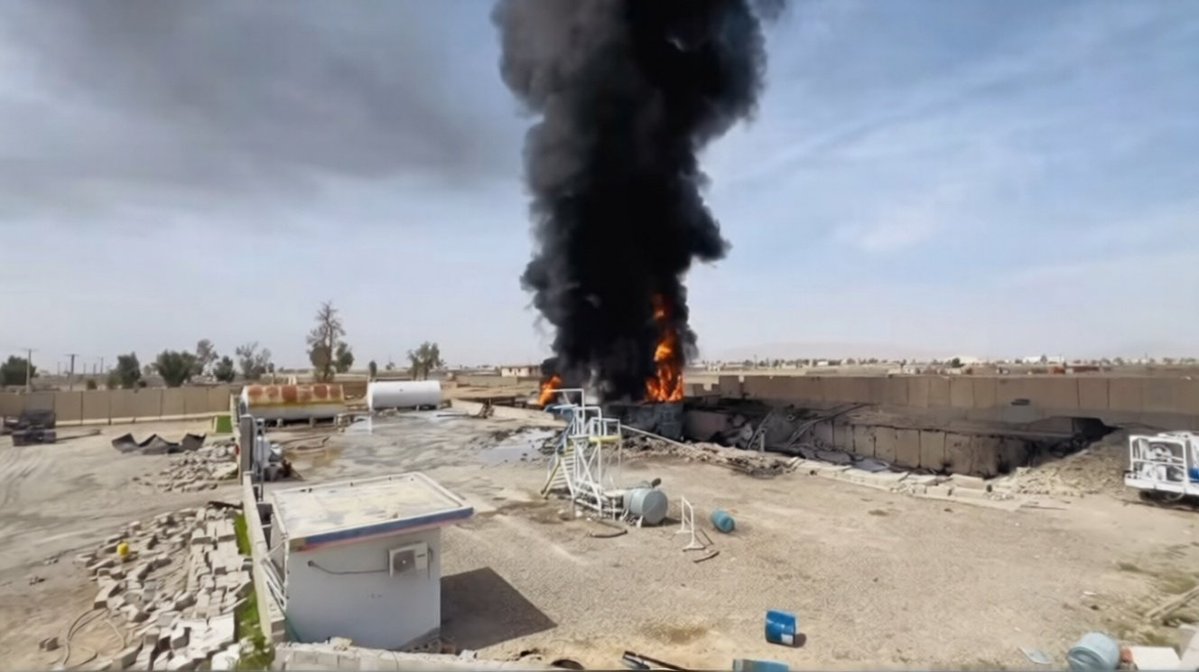 Khalid76963's tweet image. 1/4
#Necessary Clarification:
Last night, an airstrike targeted the central section of the 205 Al-Badr Corps in Kandahar and a TTP training center. Until late at night, there were no reports about fuel depots being hit. However, a few hours later,at 6:21 a.m., Z-Muj@hid stated...