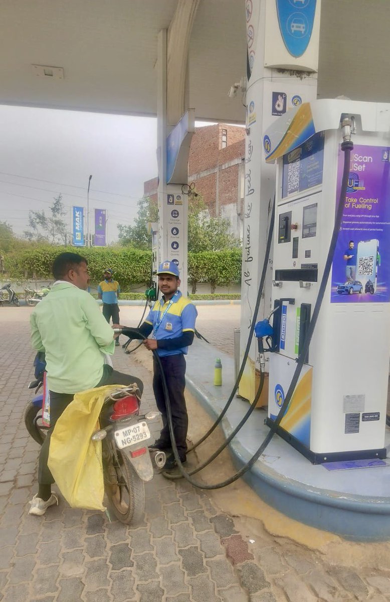 Just another normal day in Gwalior where customers come for fuelling <a href="/BPCLimited/">Bharat Petroleum</a> <a href="/BPCLRetail1/">BPCL_Retail</a>