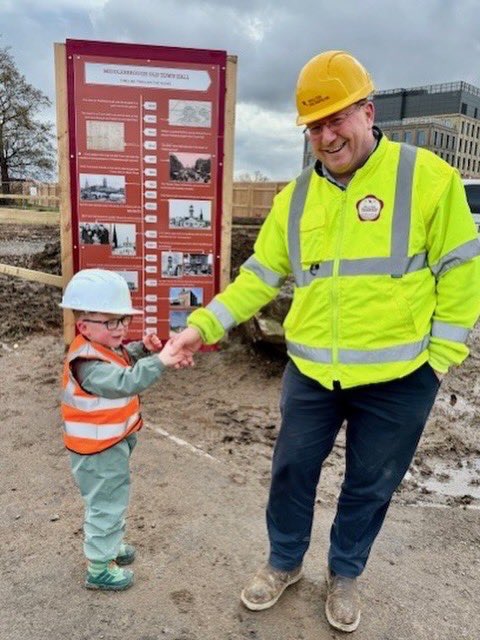 Walter Thompson's tweet media