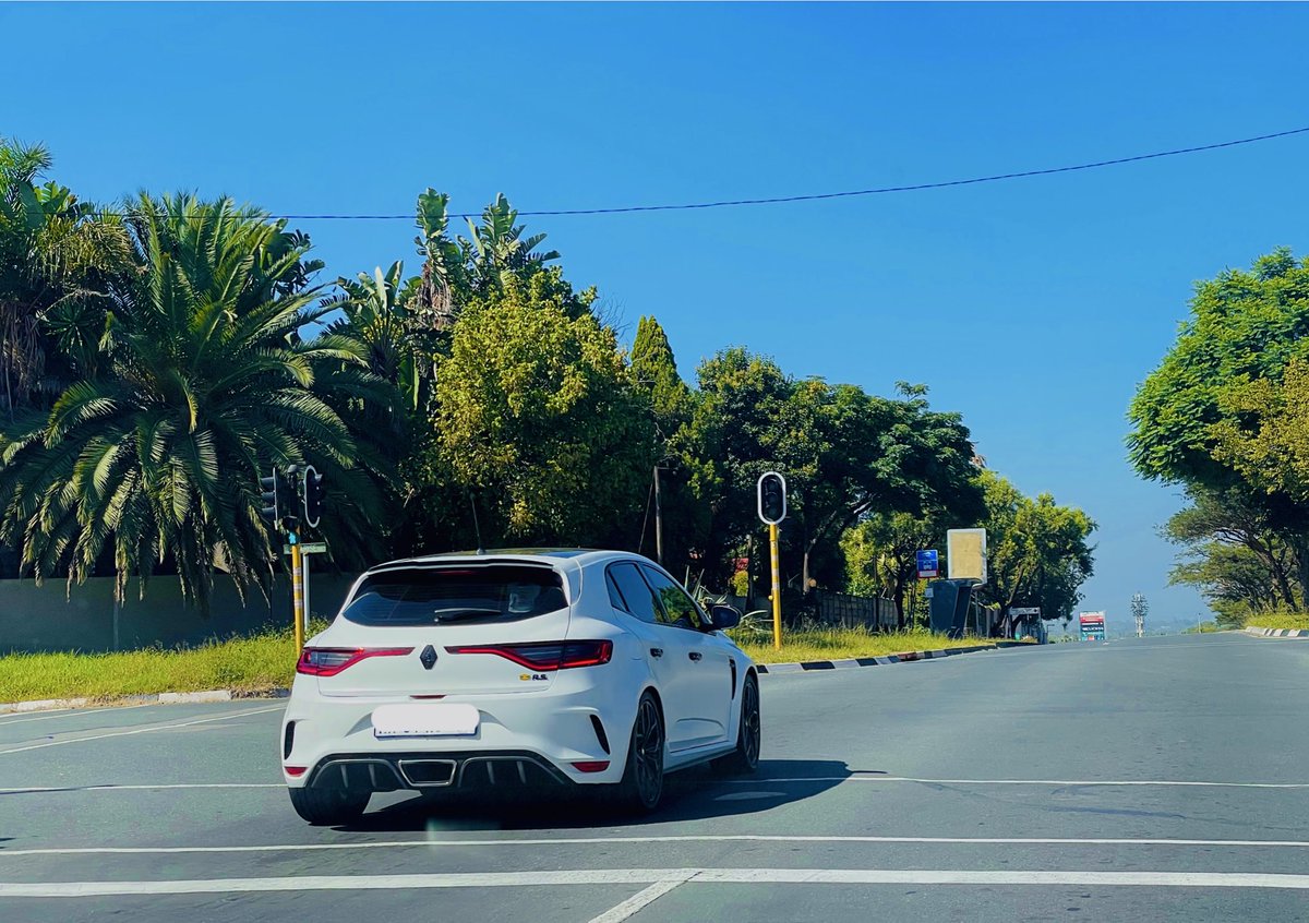 Absolut_Sabs tweet media