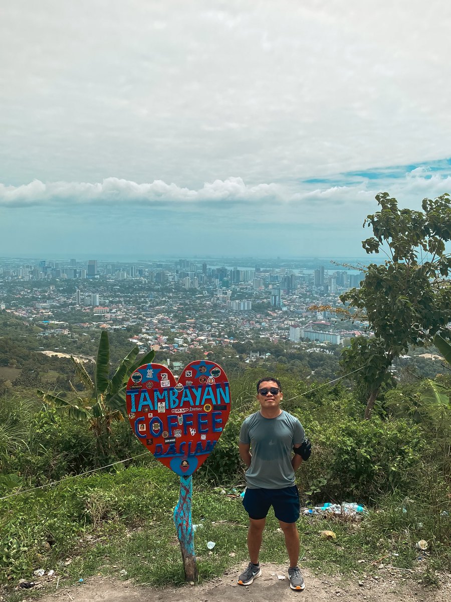 radixxs98's tweet photo. the best view comes after the hardest climb #Starbuks https://t.co/R8ytmLeRYw