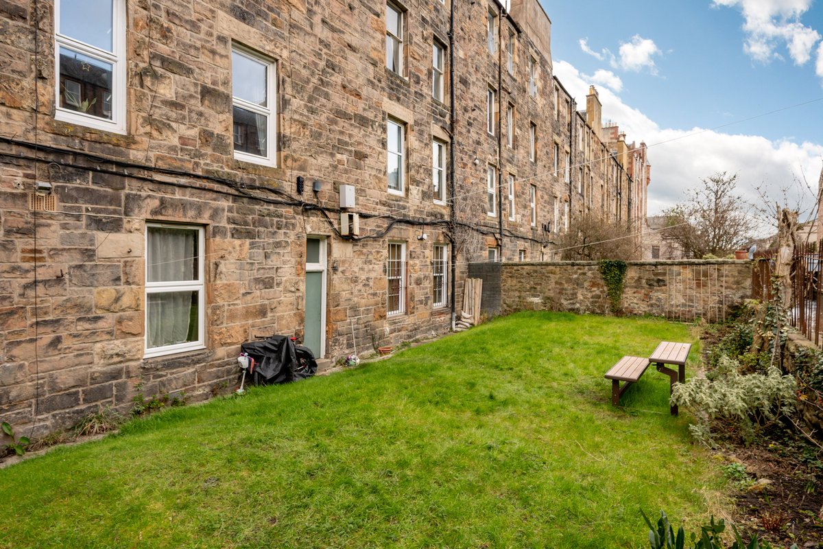 ** NEW PROPERTY ** Bright and spacious one-bedroom ground floor flat situated in the popular Polwarth area. 

Offers over £150,000

urquharts.co.uk/property/13-pf…
