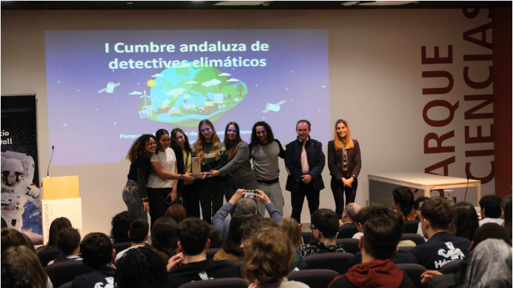 DG_IFP's tweet photo. “Roots of the Mediterranean”, del @iesManantiales de Torremolinos (Málaga), gana la II Cumbre regional de Detectives Climáticos celebrada ayer en el @ParqueCiencias de Granada, organizado por @EseroSp en colaboración con @EducaAnd
y representará a Andalucía en la fase nacional. https://t.co/R6btGgIMuN