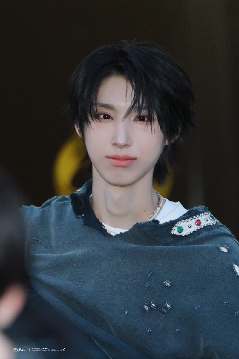 𝑾𝐫𝐢𝐭𝐞𝐫. tweet media