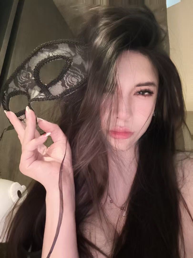 eljohn18's tweet photo. 上海
健身模特 卡戴珊身材 
大胸翘臀 · 马甲线清晰

常年健身塑形
线条紧致 · 比例优秀
运动型女孩

高级气质
性格温柔 · 声音甜美
反差感十足

真人真照
明显脊骨线条
胸下小纹身为标志 https://t.co/Wr00zE06mG