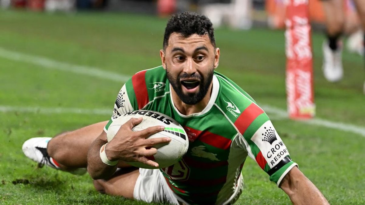 Evacsoyt's tweet photo. Well done Alex Johnston! He always looked like he was going to be the Greatest try scorer in the game. Now is this game going to continue? #NRLRoostersSouths https://t.co/fF99AgWh0t