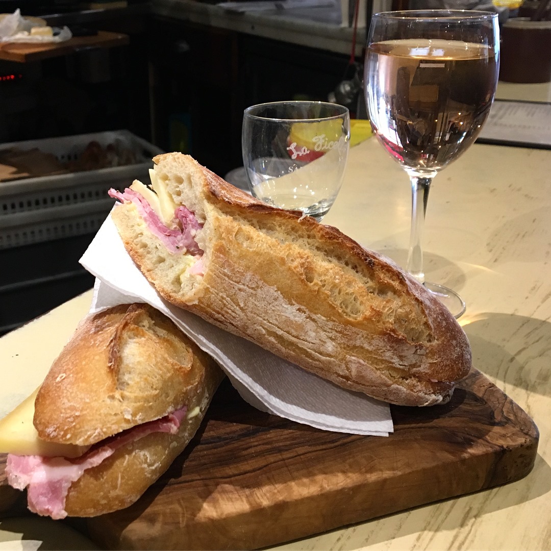 Parisian Aesthetics tweet media