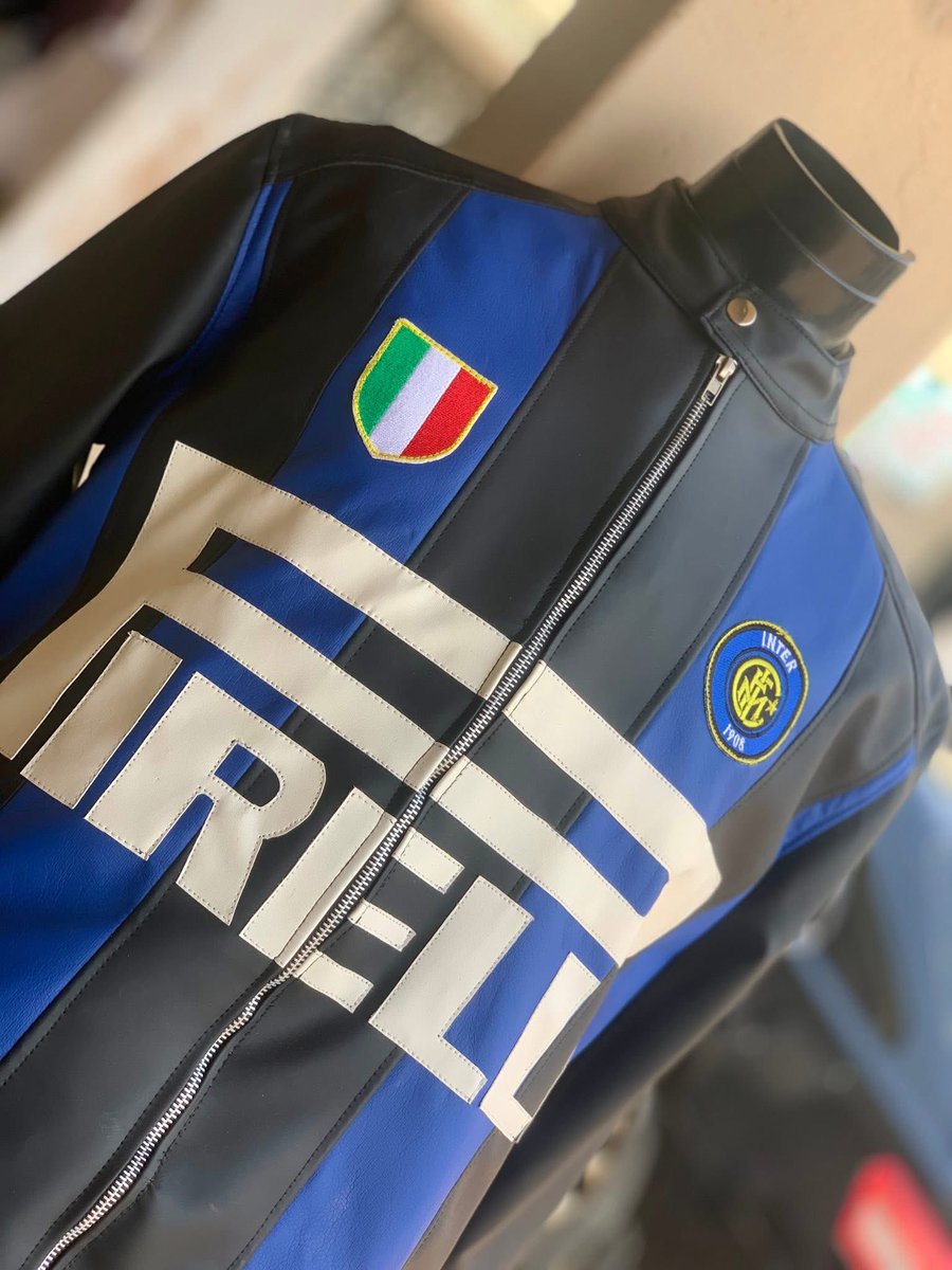A designer from Jos, Plateau made this Inter Milan leather jacket locally from scratch to finish.  

How does it look ? 🔥🔥🔥