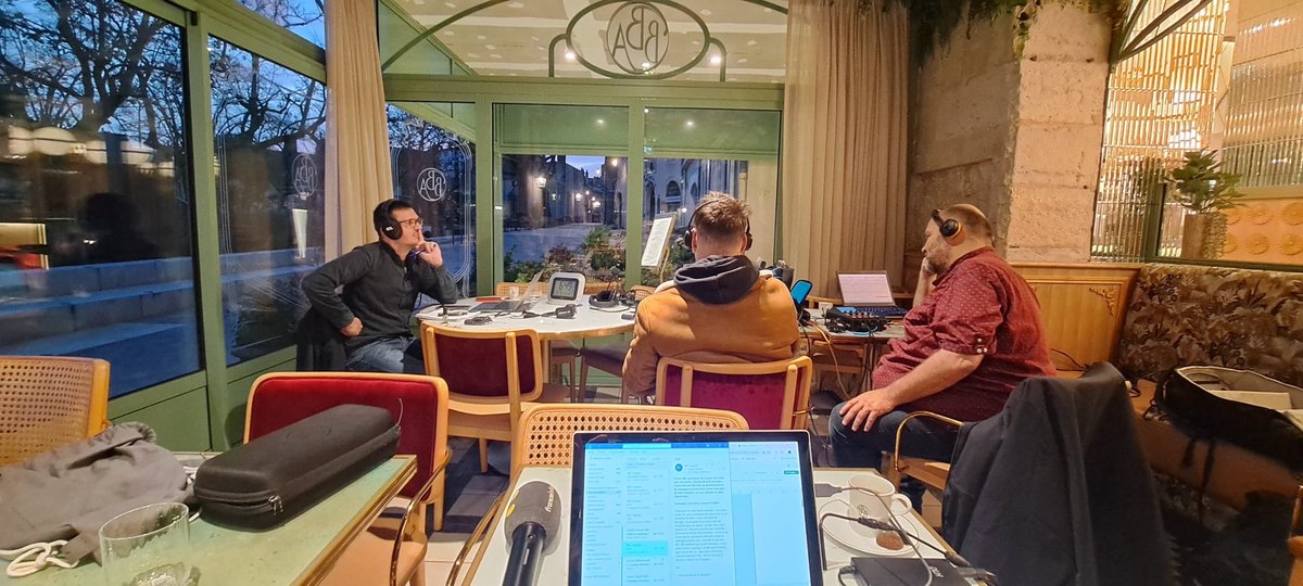 franceinfo pro tweet media