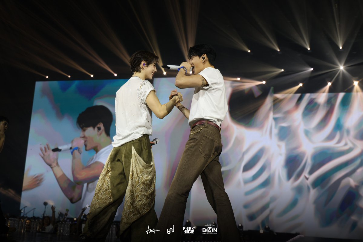 isjannyhere tweet media