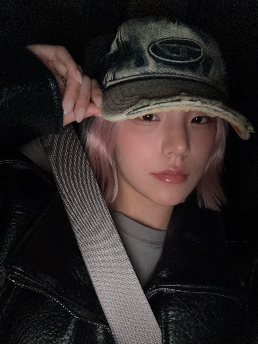 yeji bubble 🖤 tweet media