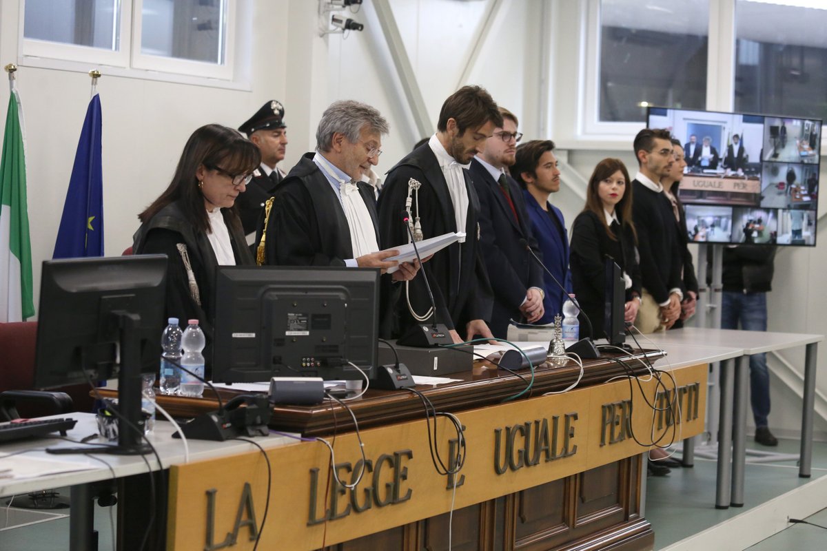RegioneER's tweet photo. #Settimana della #legalità. Dieci anni dopo #Aemilia: lunedì 16 marzo a Bologna in Cappella Farnese un #convegno dedicato all’impatto del #maxiprocesso sul territorio dell’Emilia-Romagna. La #notizia 👉 https://t.co/KmsEWUO33G https://t.co/9sRB29qjC2