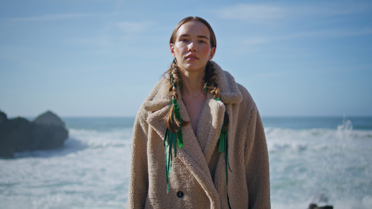 siriuscodes's tweet photo. 🌞 The Aussie Girl Aesthetic is taking over 2026 beauty trends.
Think effortless tan, warm glow &amp; barely-there makeup ✨
Get the full guide 👇
 https://t.co/biuMSL1KjZ

#EffortlessTan #AussieGirlAesthetic #BeautyTrends #NaturalGlow #BronzedSkin https://t.co/KJDqTM0KVb