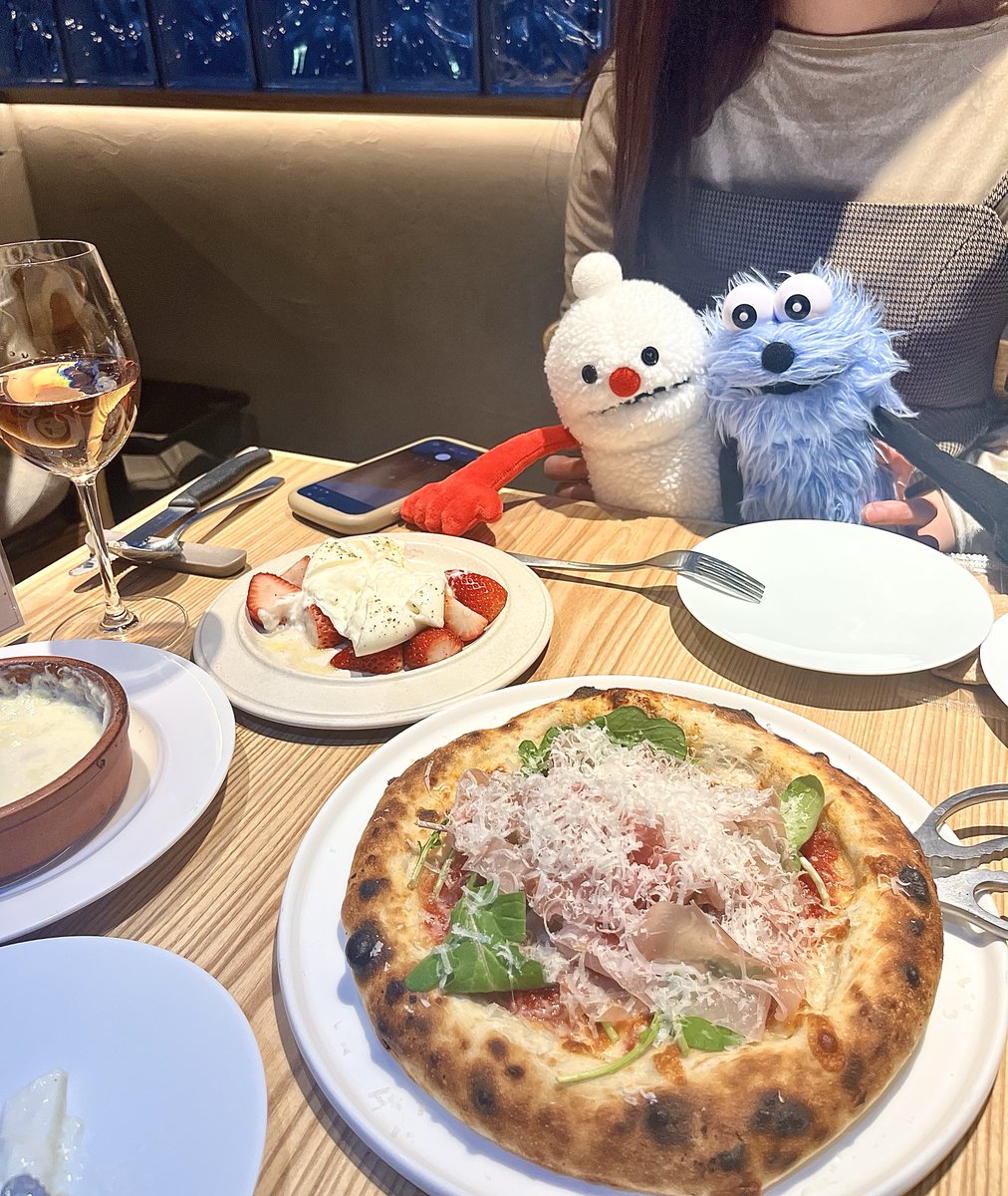 momogonz_ch's tweet photo. だいすきなべちょっとしてるピザ🍕 https://t.co/LmKTlMouUl