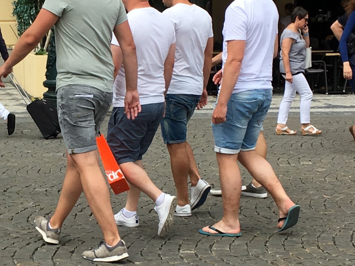 garlic wife tweet media