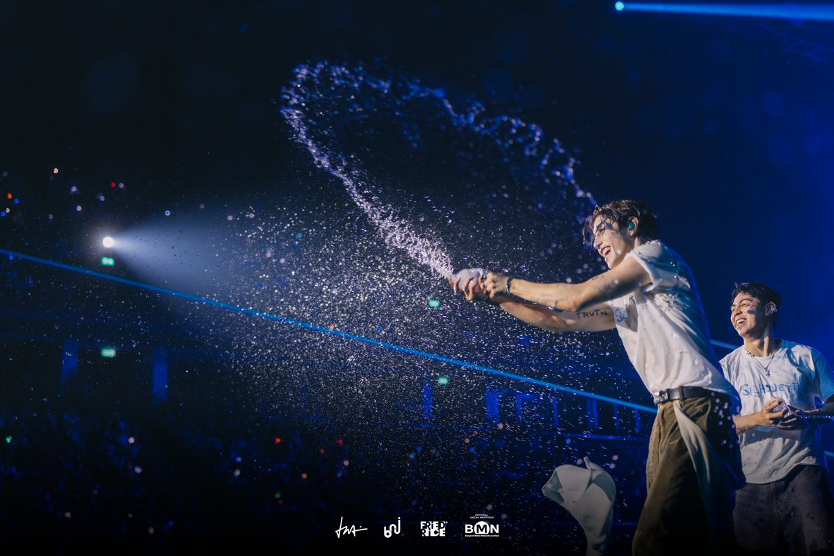 isjannyhere tweet media