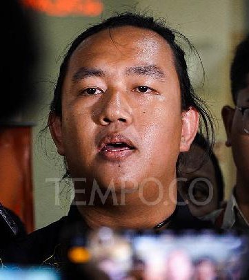 Air keras selalu menjadi senjata paling ampuh untuk membungkam.

Novel Baswedan.      Andrie yunus                     
11 April 2017.                13 Maret 2026