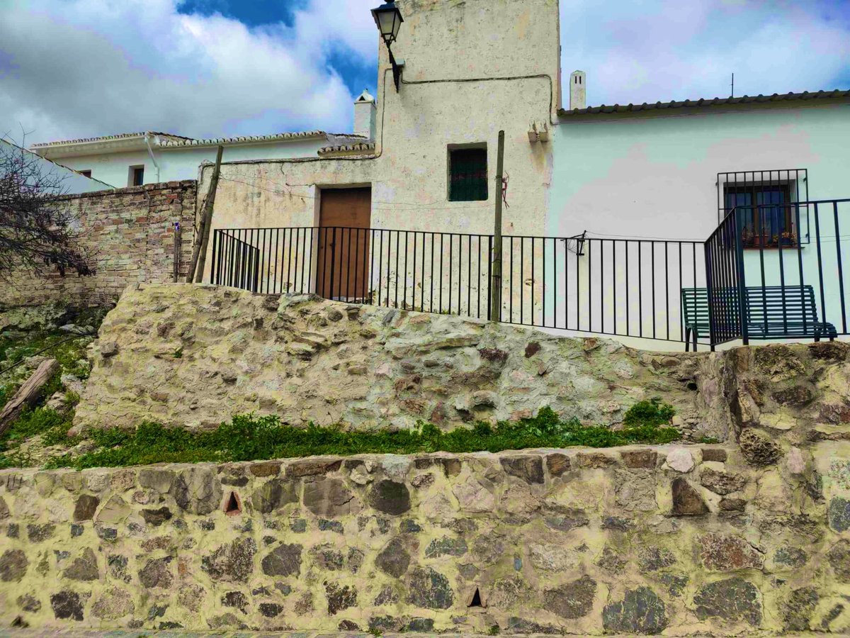 🏞️ Trabajos desarrollados en las Pedanías de #Antequera

🧱 Actuación en Villanueva de Cauche:
-Reparación de muro
-Instalación de barandilla 

Seguimos trabajando por los vecinos de nuestras pedanías