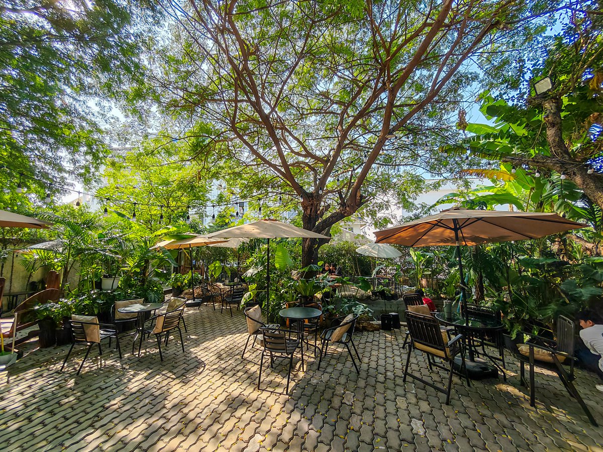 sc_asset's tweet photo. #SCHOPPER คาเฟ่ในสวน🍃บรรยากาศอบอุ่น แถมมีน้องแพะ น้องเป็ด หนูแกสบี้เต็มร้าน! ใครอยากแวะมาฮีลใจตามกันมาได้เลย เครื่องดื่มอร่อย เมนูอาหารหลากหลาย ใกล้เมืองด้วย✨
📍Little Wood Cafe พระราม9
โครงการคุณภาพโซนพระราม9-กรุงเทพกรีฑา👀
🏡 แกรนด์ บางกอก บูเลอวาร์ด กรุงเทพกรีฑา
🏡 แกรนด์ บางกอก บูเลอวาร์ด พระราม9-กรุงเทพกรีฑา
🏢 โค้บบ์ รัชดา-พระราม9
#SCASSET #Rama9Neighborhood #LittleWoodCafe