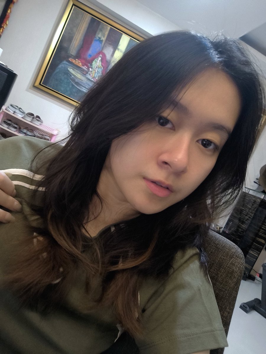 CoffeeCrsss's tweet image. finally posting mine for all the beautiful gorjus dewies :3c
#dewyselfieday