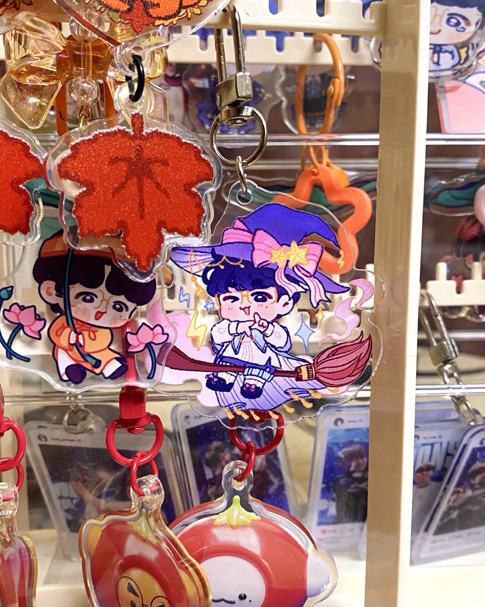 +1 🩵💙💜🩷💛