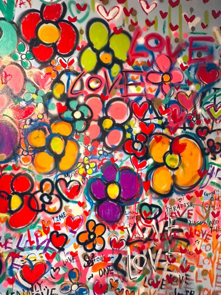 naoki88naoki's tweet photo. タイトルは、
"LOVE FOREVER"展です

個展
"LOVE FOREVER"展
・期間　5/5〜5/17
・展示会場　キツツキ
大阪市東成区東小橋１丁目１８−３１
・5/5、6 、10、17→12時〜18時
・5/7〜9、11〜16→16時〜23時 https://t.co/qslrw3KGME