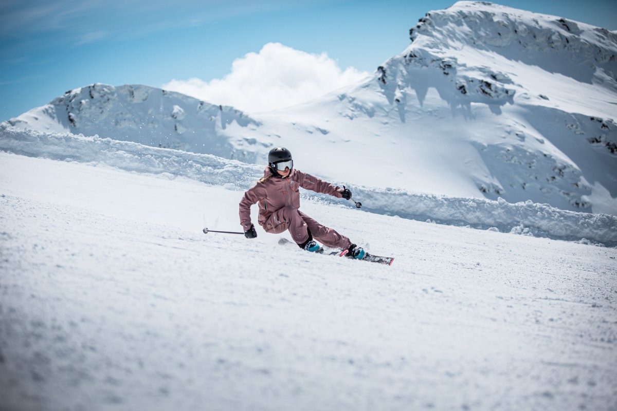 websierranevada's tweet image. ❄️La nieve nos está dejando jornadas increíbles en #SierraNevada: calidad, 🌞y 100 km de pistas para disfrutar al máximo.
¡Este es el momento! ⛷️🏂
sierranevada.es 
#SierraNevada #Esquí #Snowboard #NievePrimavera