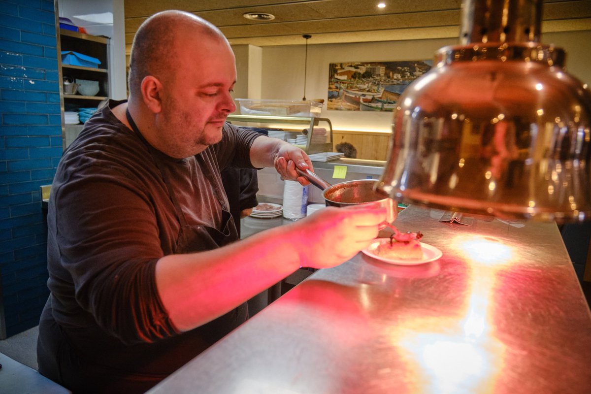 Visit Roses tweet media