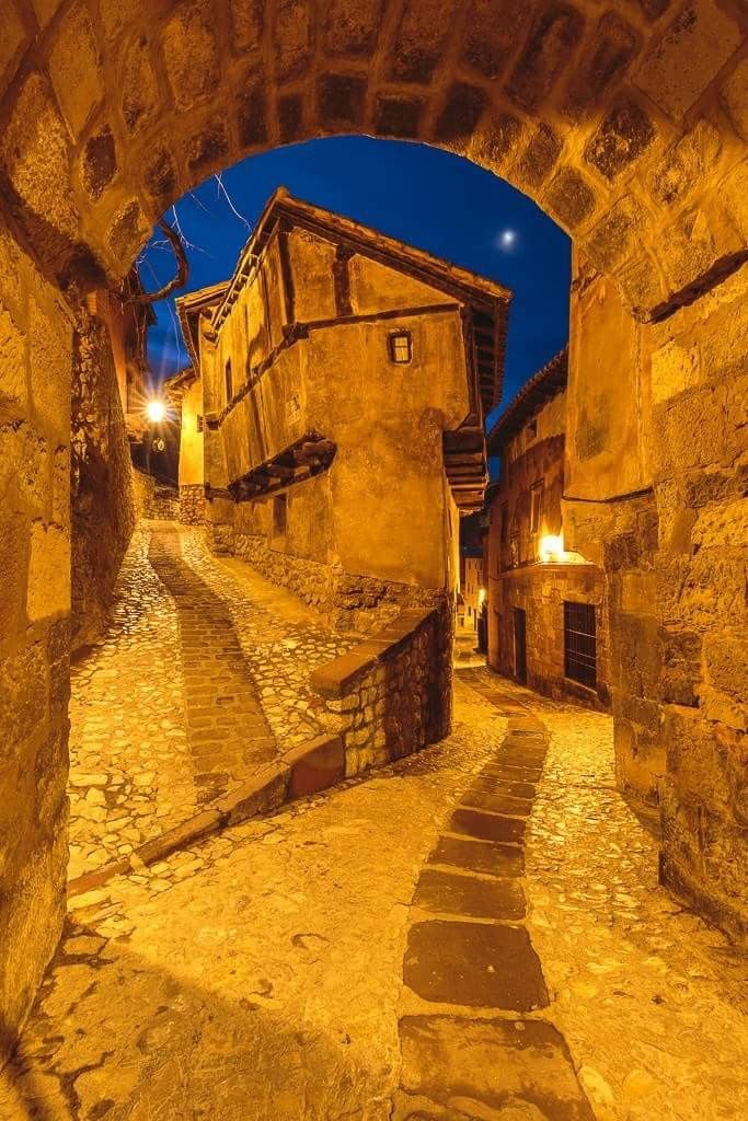 beautyexplorer0's tweet photo. Albarracin , Spain https://t.co/f3ZOt5QO03