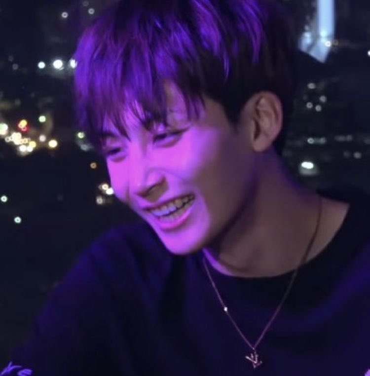 윤정한 얼굴 tweet media