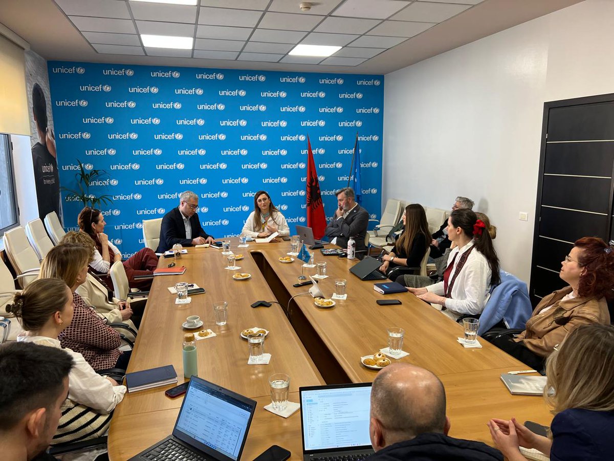 himuratsahin's tweet image. Friday Learning &amp;amp; Connecting at
@albania_unicef Inspired by Lorena Pullumbi, who shared FAO’s transformative journey and her own leadership path. From boots-on-the-ground engagement with farmers to exploring collaboration #foreverychild #togetherwecan