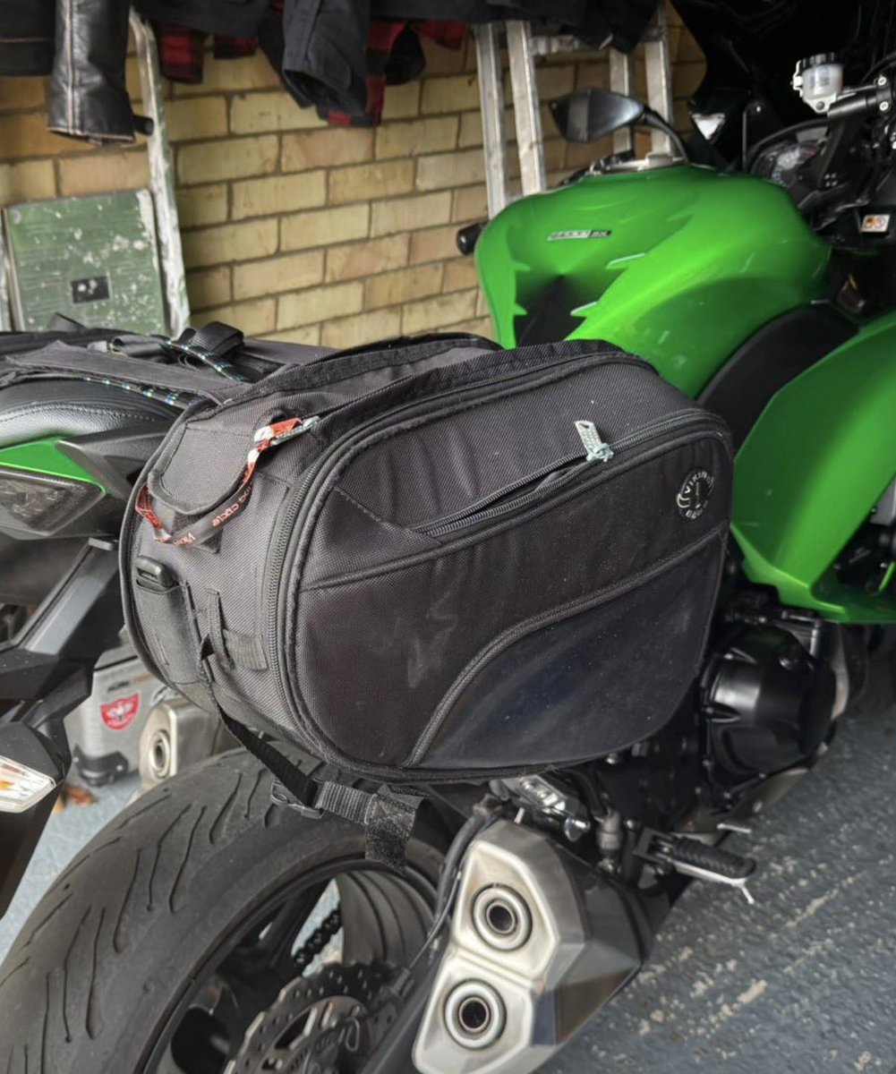 kwakaKev67's tweet image. I've spent the past 2 weeks looking at hard &amp;amp; soft luggage online, only to be constrained by pricing.  Today I tried my Harley #Viking bags and I think they look half decent! Need securing properly but that's a winner in my book🏆