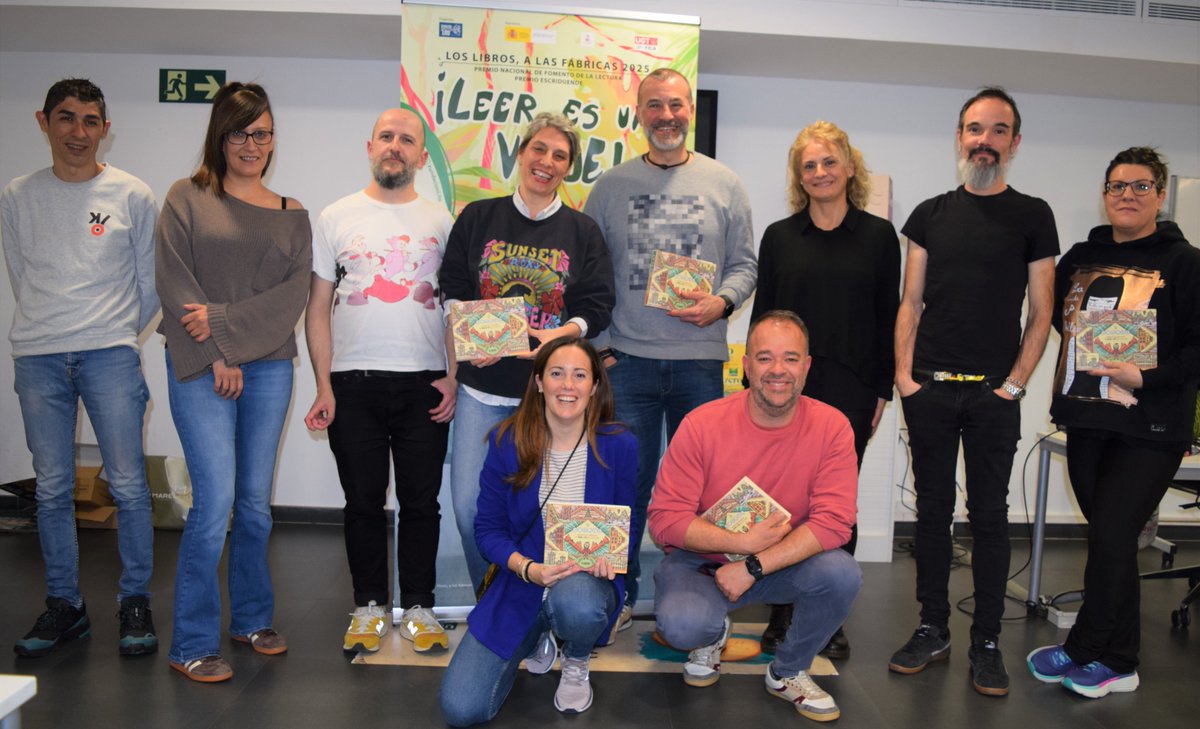 Gullon_esp's tweet photo. 📚 Participamos en “Los libros, a las fábricas” para fomentar la lectura, repartiendo obras de Álvaro Ortiz y Jesús Marchamalo y organizando encuentros con los autores.
@FundacionLito @culturagob #FICAUGT @Astiberri @Nordica_Libros
▶️https://t.co/dY4USywov8 https://t.co/g6isGCgIgq