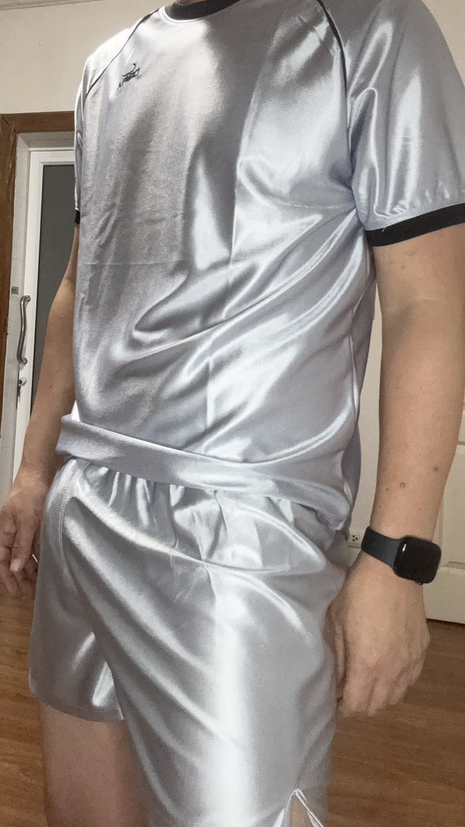 Shiny Lover tweet media