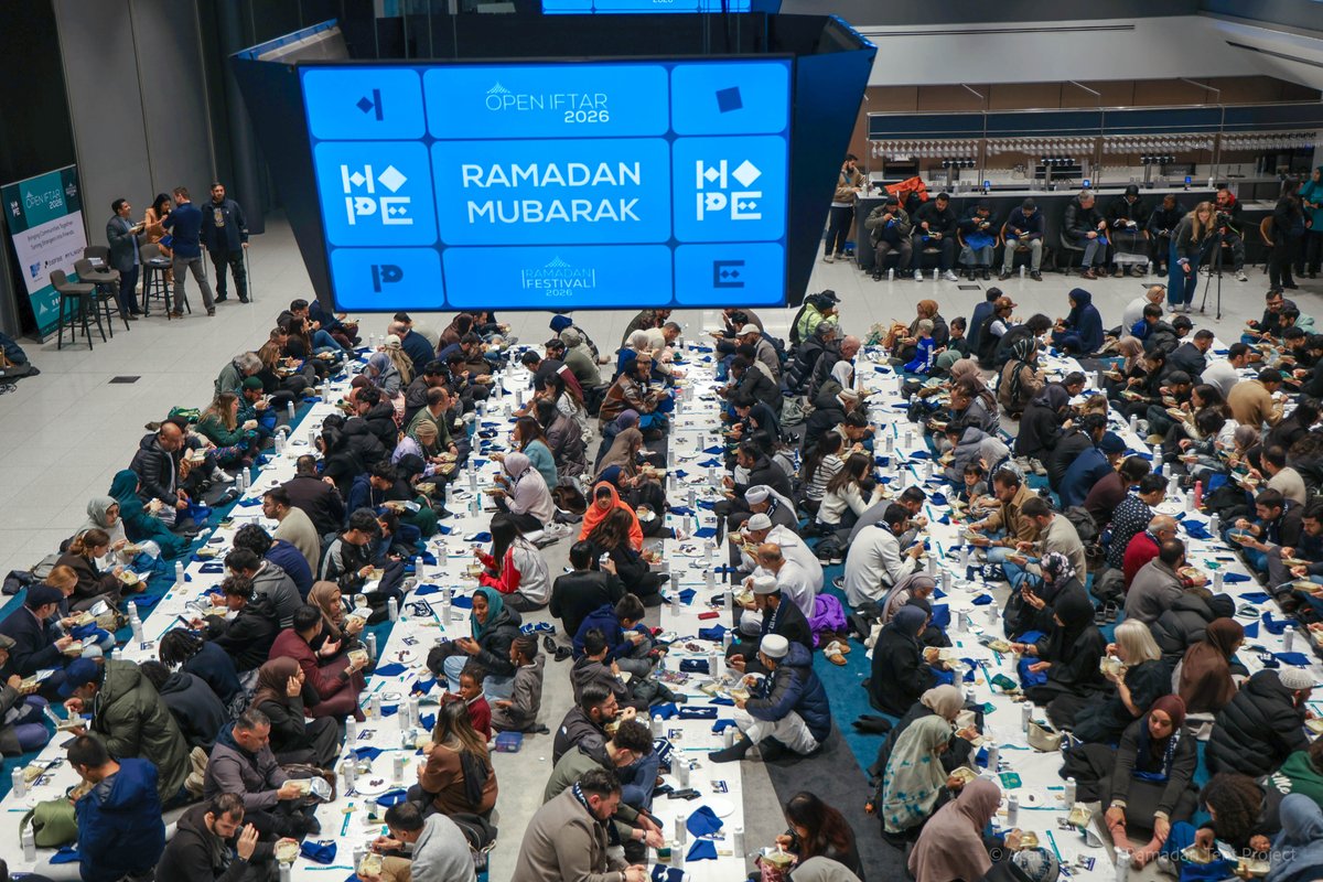 IslamicReliefUK's tweet photo. From Guildhall in the heart of London to the first Open Iftar at the National Gallery - it's been another wonderful week of @RamadanTent's @OpenIftar.
 
We're overjoyed to support this wonderful project, which builds bridges across the country with Iftars open to all. 💙 https://t.co/8LROus9vPv