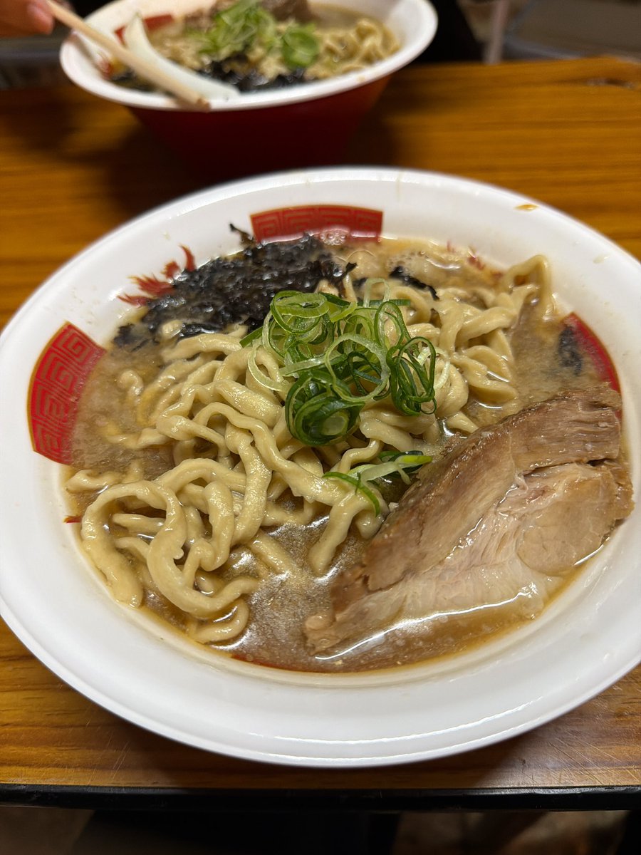 つきひのスープに俺の生きる道の麺とチャーシュー… うまいに決まってるよ
