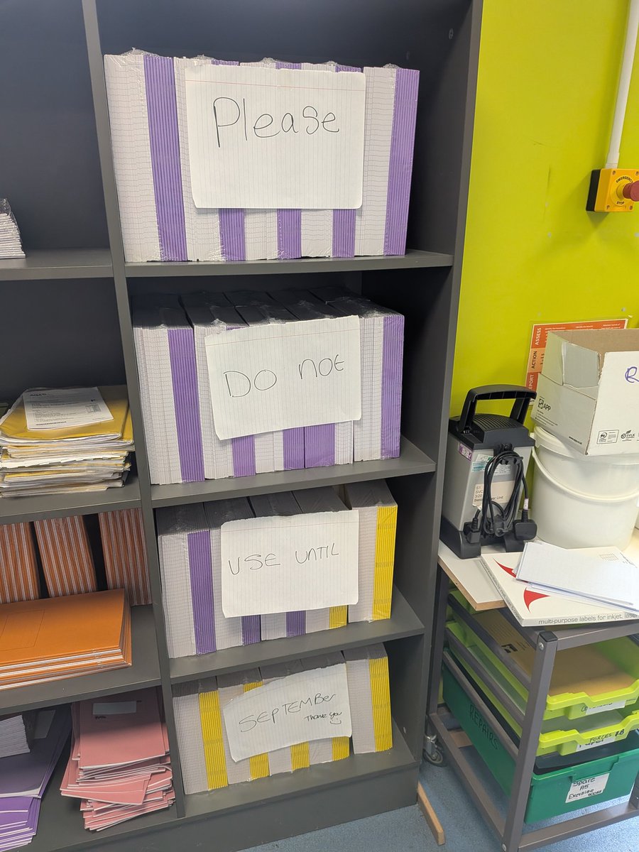 Miss Smith 👩‍🔬 tweet media