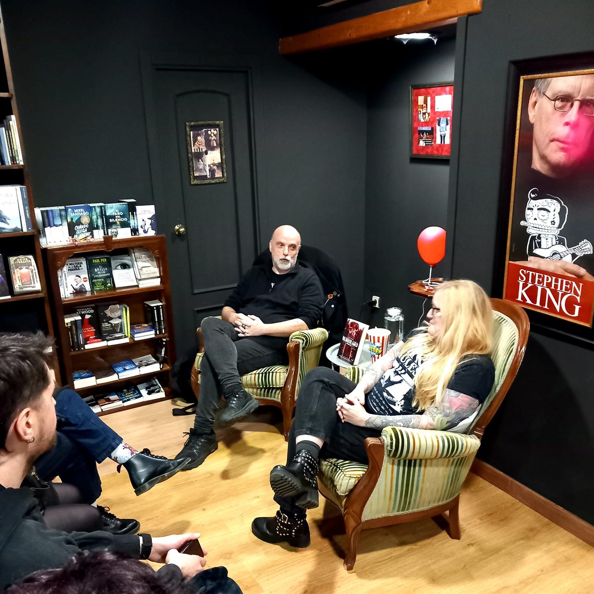 Derry Books tweet media