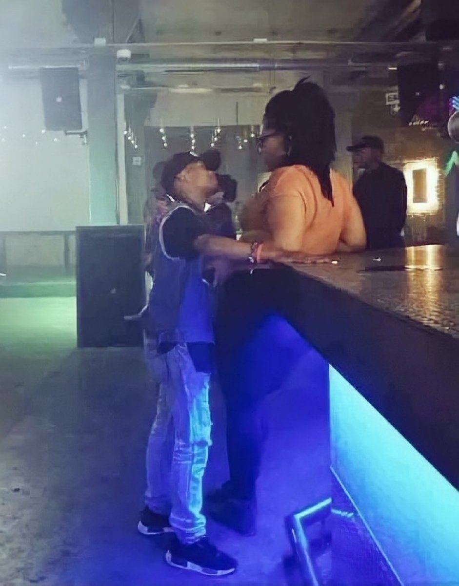 StanRegulation's tweet photo. When you have to look down on everyone else just to look eye to eye with him ๐๐ #ShortKing problems #TooTall https://t.co/5mdJ2yrFmJ