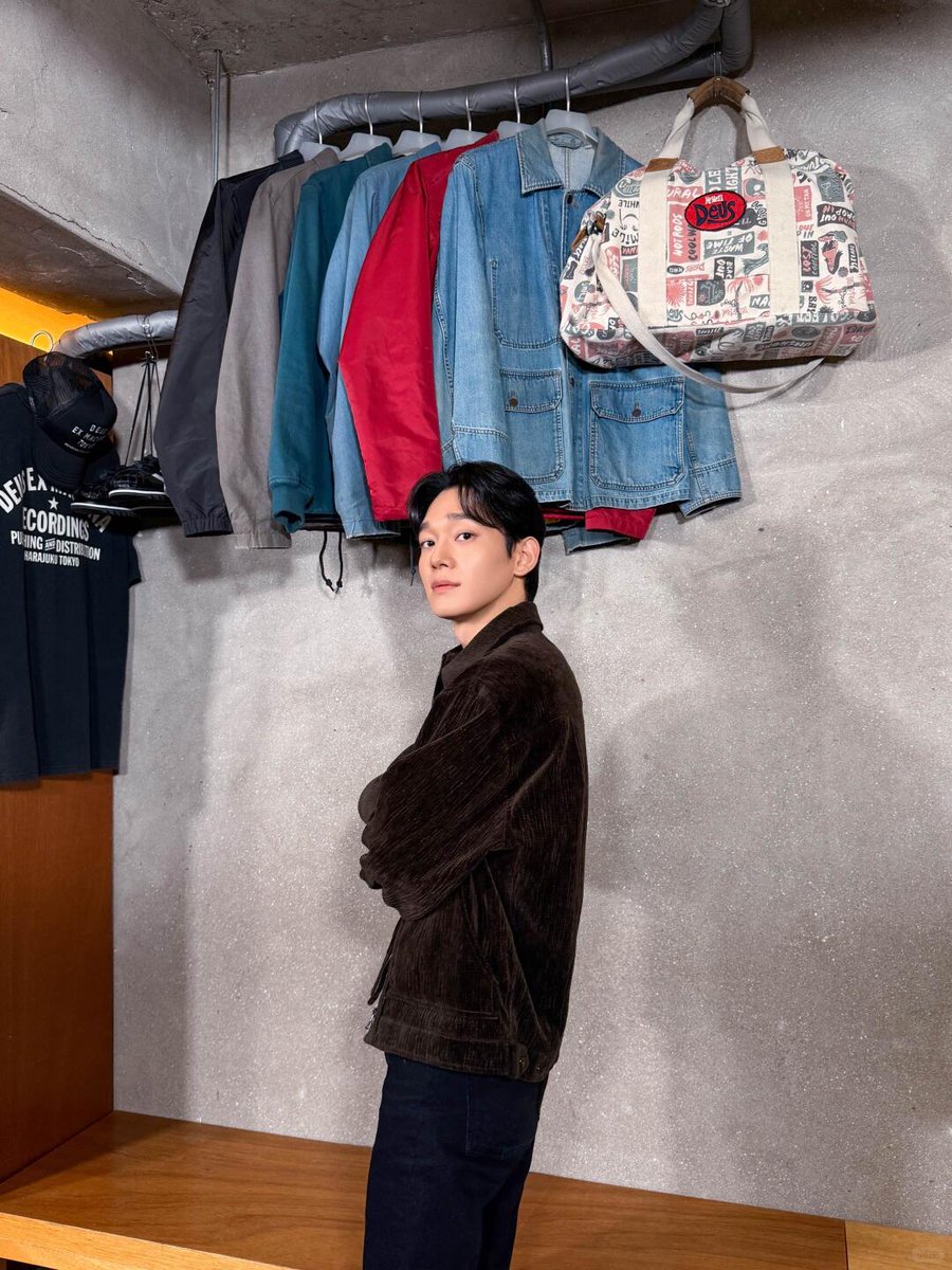 'KNOCK KNOCK!' tweet media