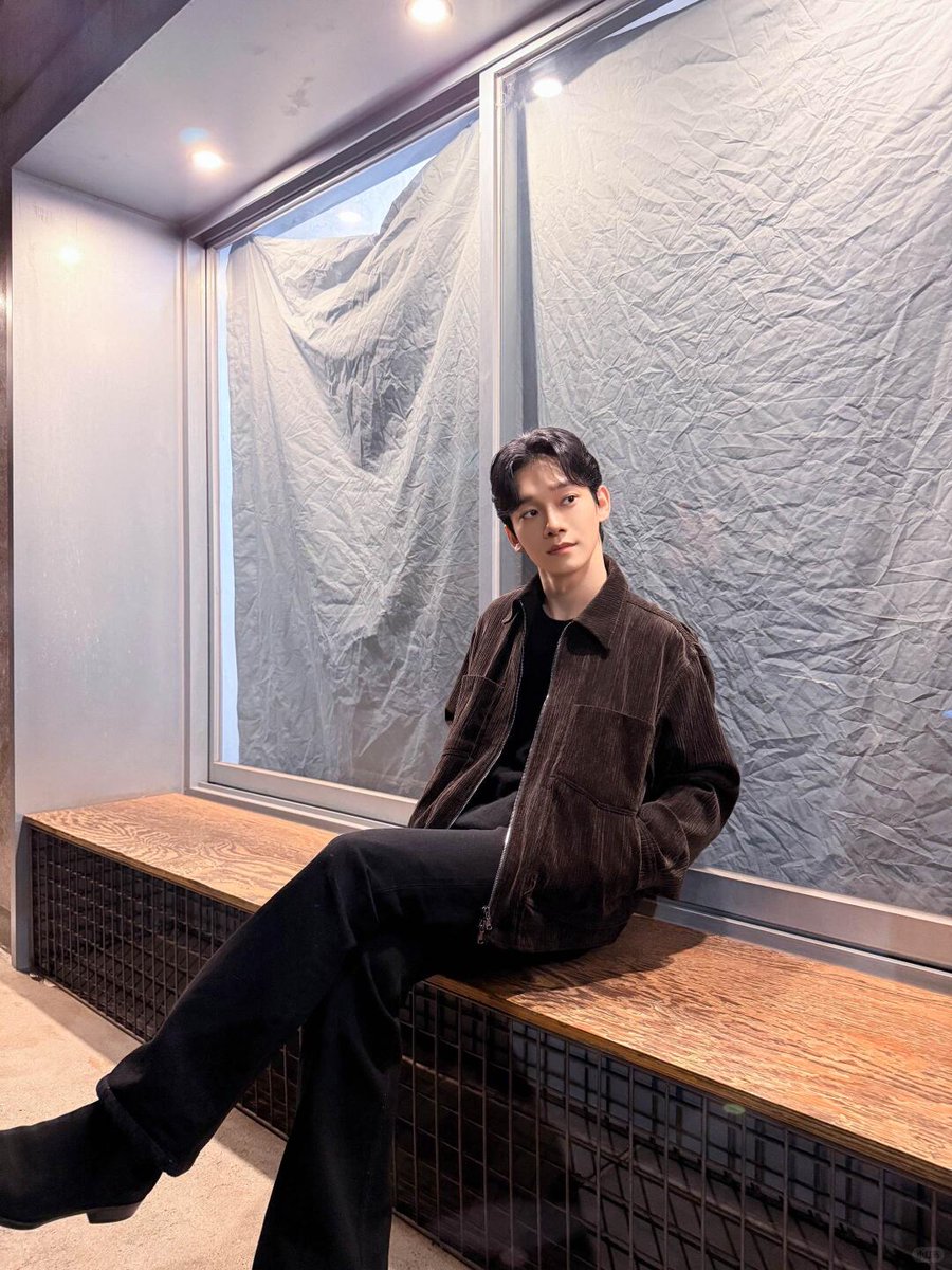 'KNOCK KNOCK!' tweet media