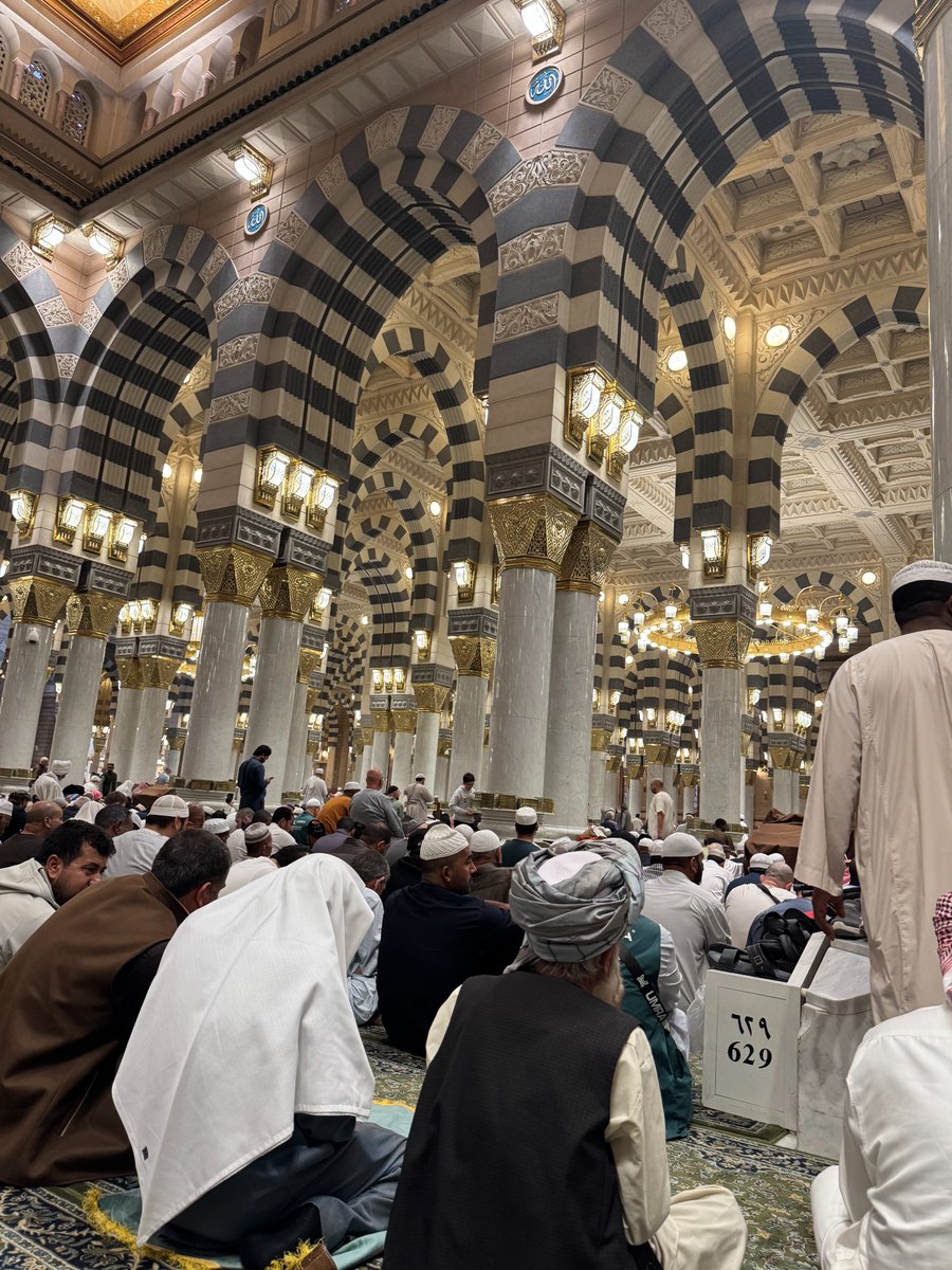 falherrn's tweet photo. اللهم في آخر جمعة من هذا الشهر الكريم نسألك أن تختم لنا رمضان بالمغفرة والرضوان، وأن تكتب لنا فيه القبول والعفو والإحسان، اللهم أجبر خواطرنا جبراً يليق بكرمك، وبدّل همومنا فرحاً وأحزاننا سعادة وضيق صدورنا فرجاً. https://t.co/sQcMVQRbD0