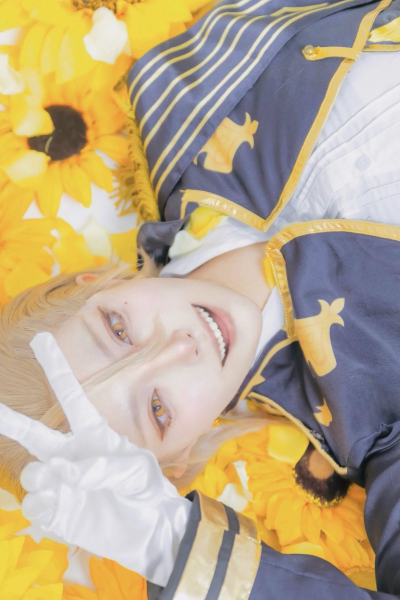 Cosplay  🌈🕒／🦊✌️